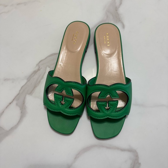 Gucci Vibrant Green Slide Sandals - Picture 2 of 7